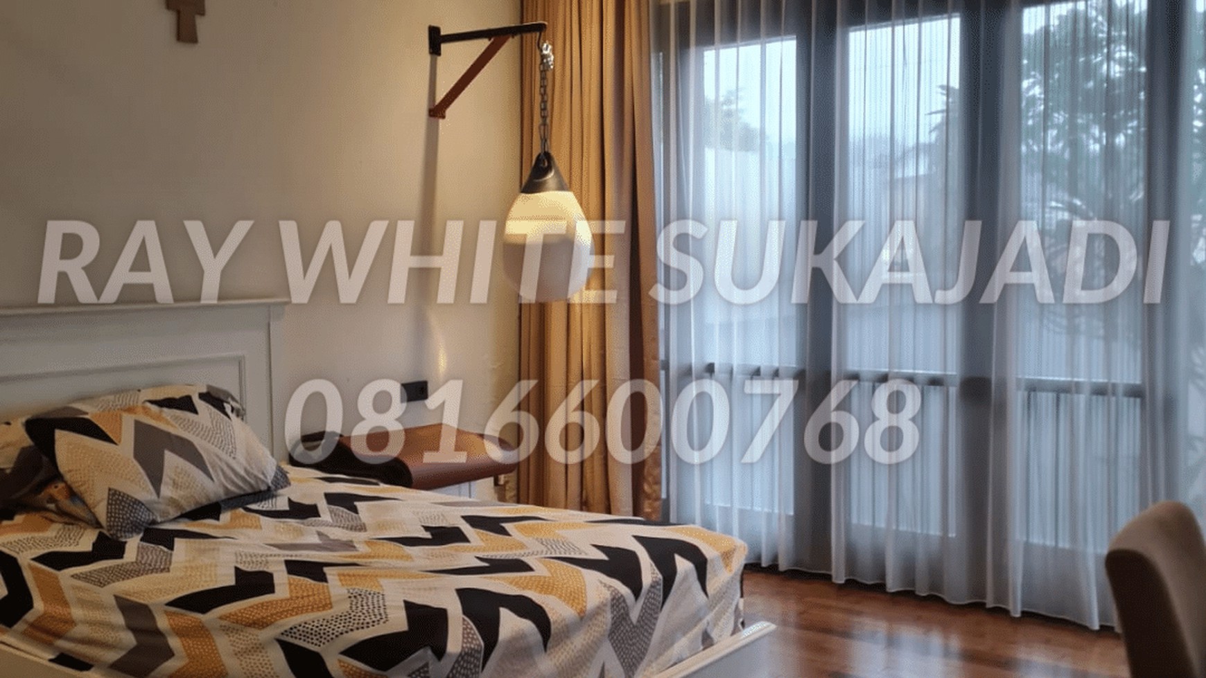 Jual Rumah Modern  di Setraduta