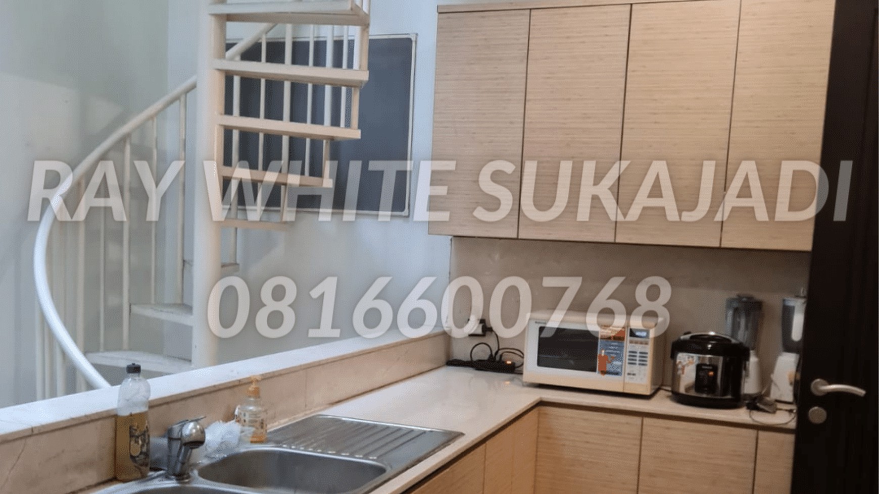 Jual Rumah Modern  di Setraduta