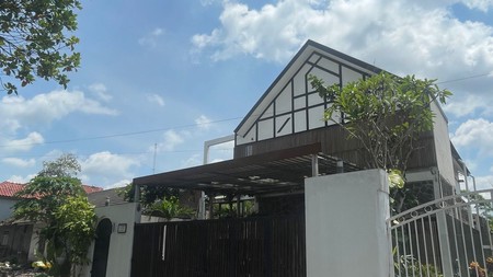 Rumah Mewah 2 Lantai Furnish Lokasi di Jalan Palagan Utara Hotel Hyaat 