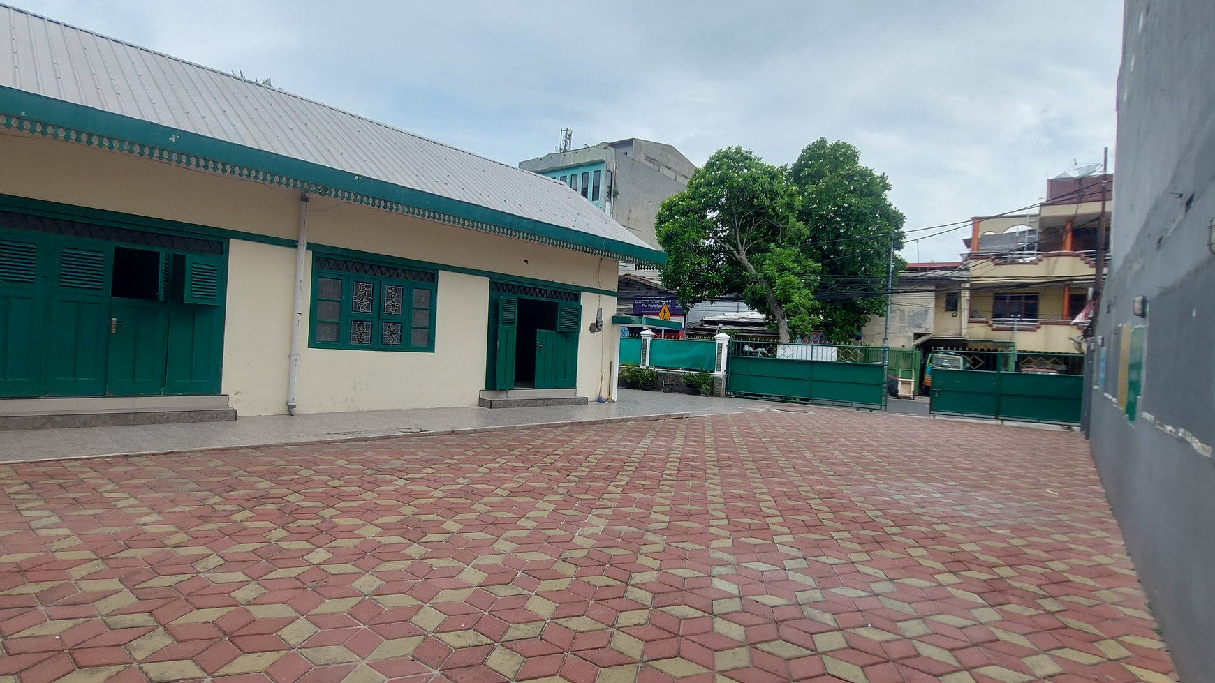 Tanah komersil lebar 17 x 46 di Jalan Raya Kramat Sentiong, Senen