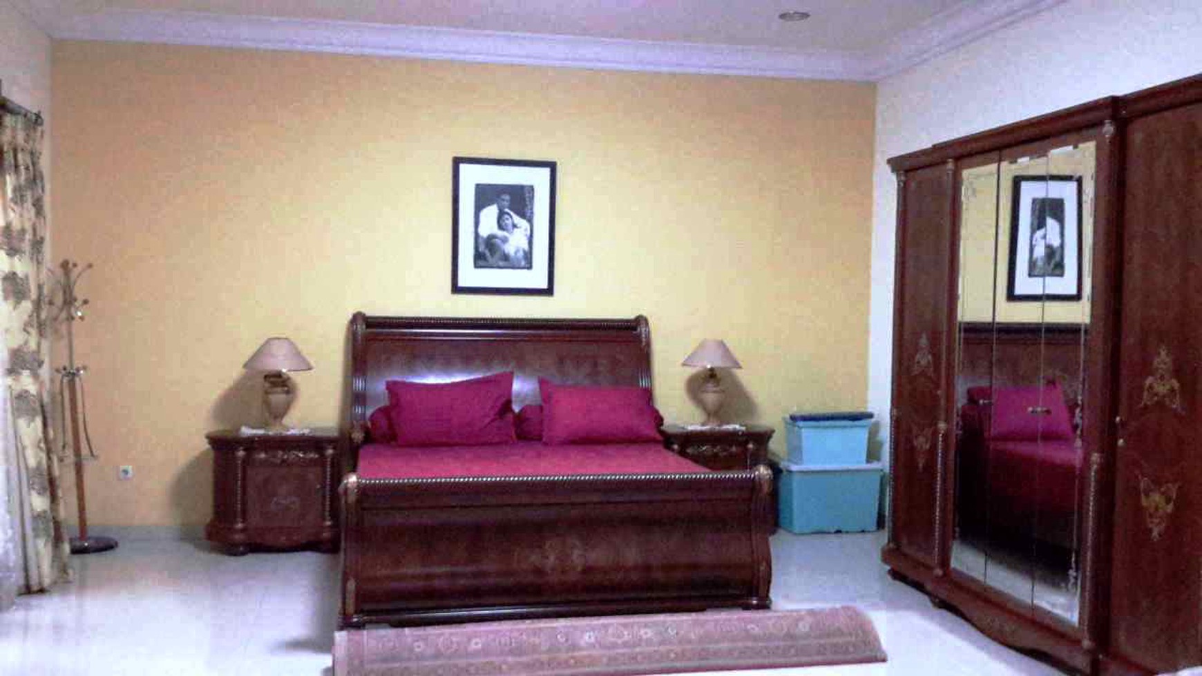 Luxury Home dengan Halaman Luas dan Siap Huni di kawasan Premium Menteng, Bintaro Jaya