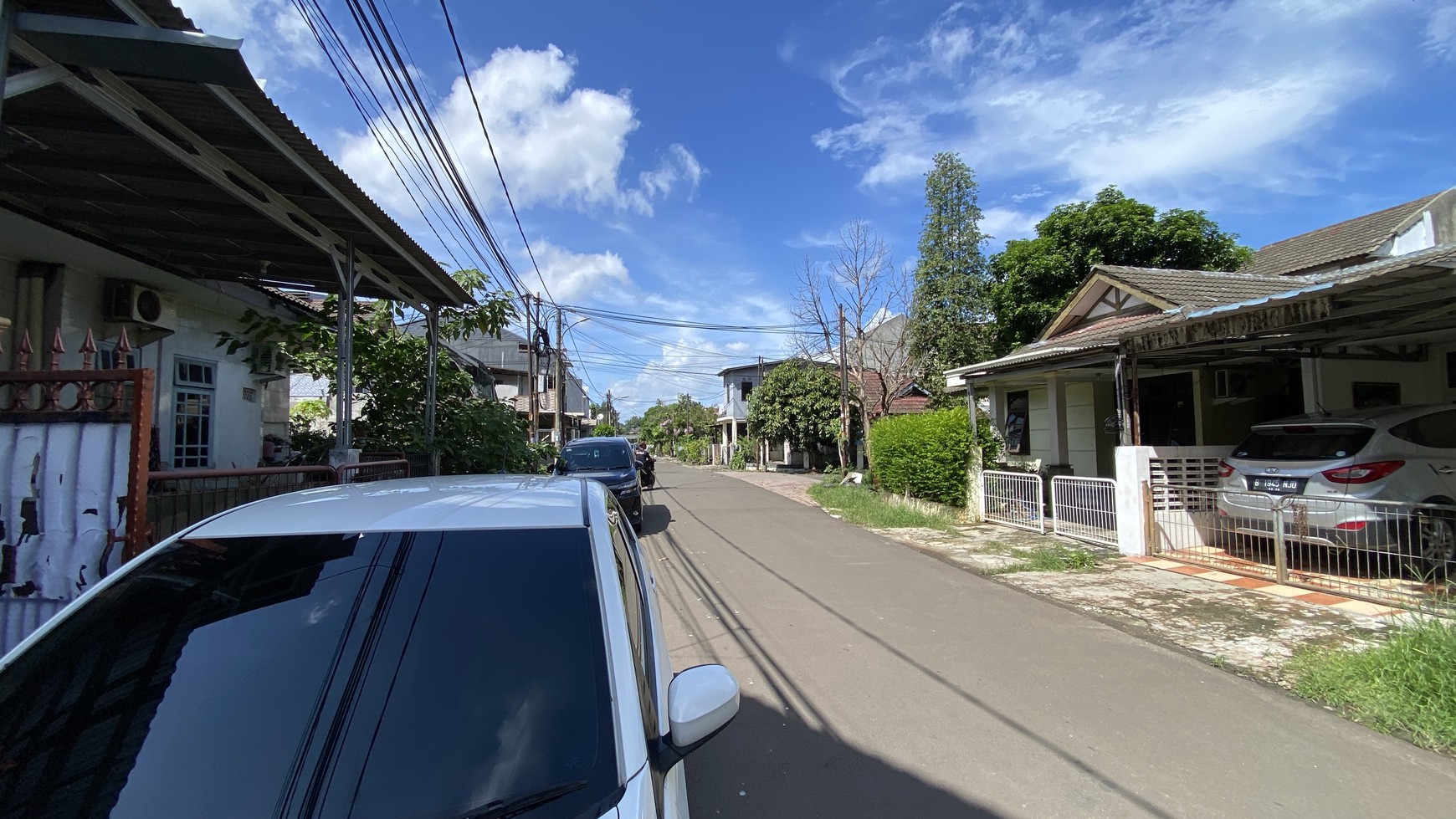 Rumah siap huni, lokasi sangat strategi di BSD, belakang Santa Ursula 