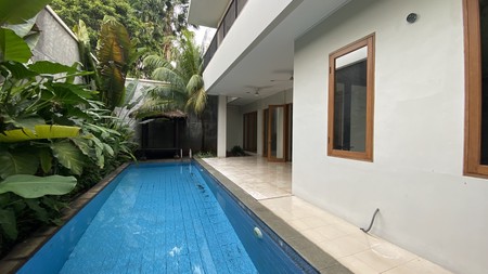 Modern and beautiful house dengan design tropical di kemang, jakarta selatan