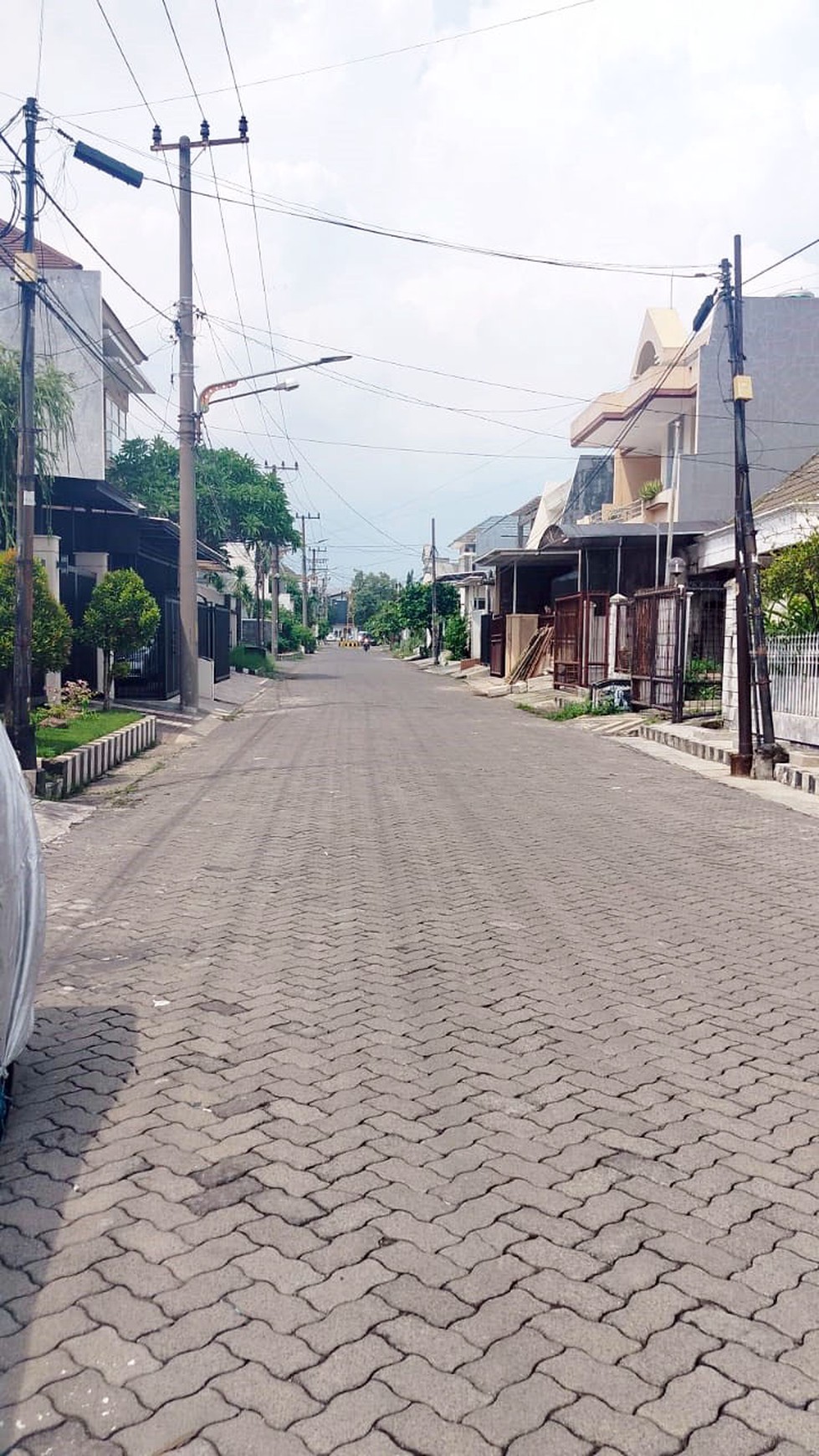 Rumah di Panjang Jiwo Permai Surabaya Selatan, Bagus + Terawat, 1.5 Lantai, Row Jalan Lebar