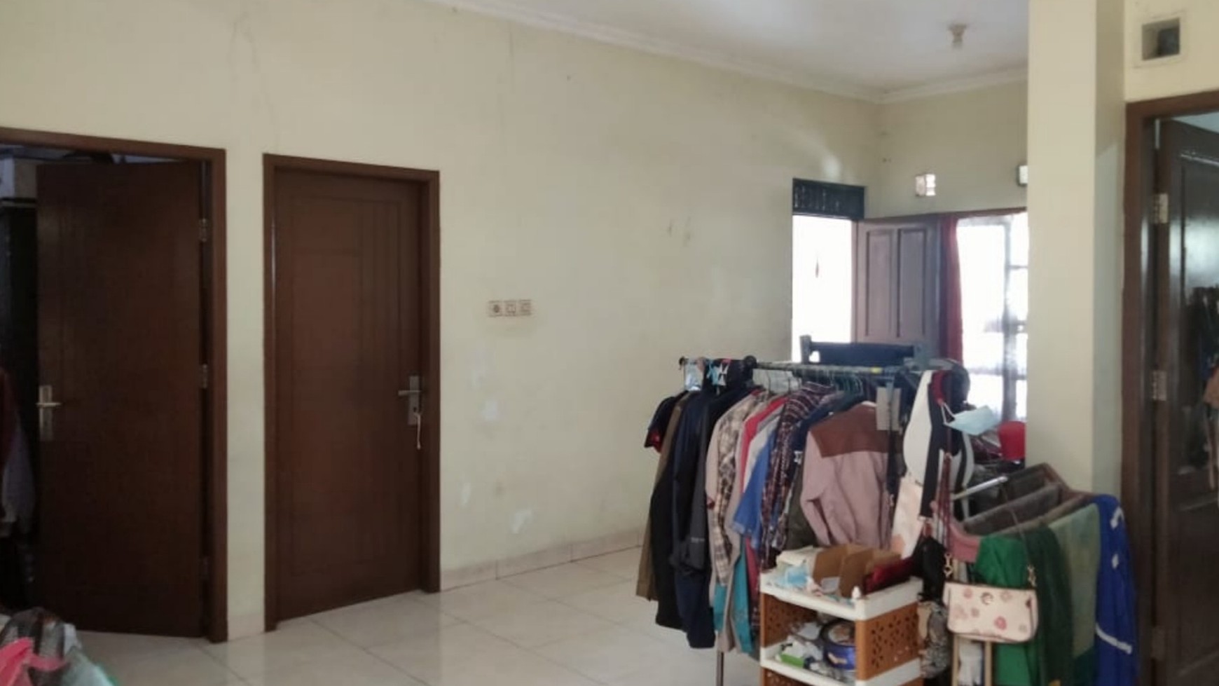 Perumahan Dukuh Zamrud Blok I rumah dijalan utama di jual cepat.