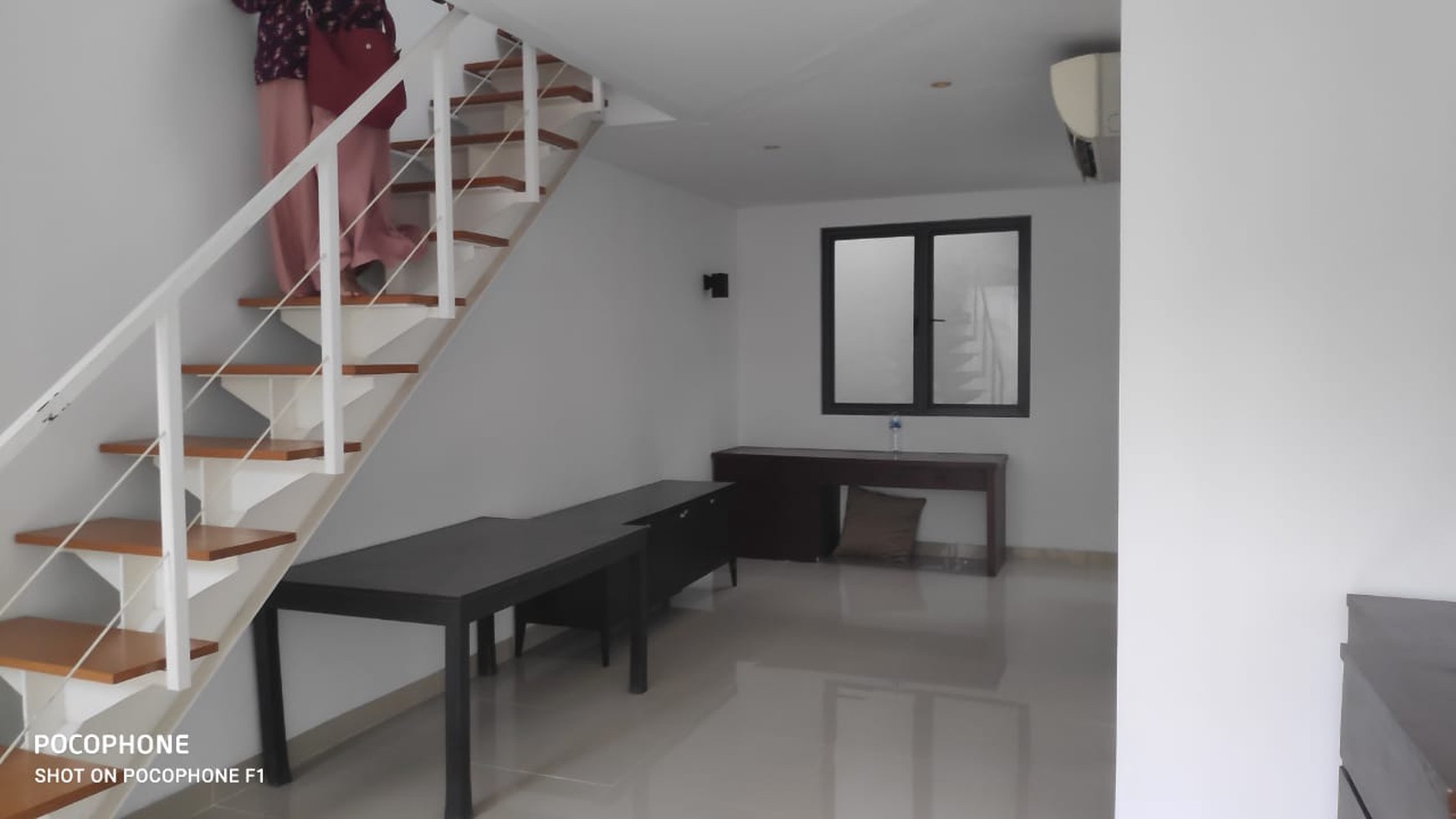 Rumah Bagus Siap Huni di Perum Ozone Residence, Veteran Bintaro, Jakarta Selatan 