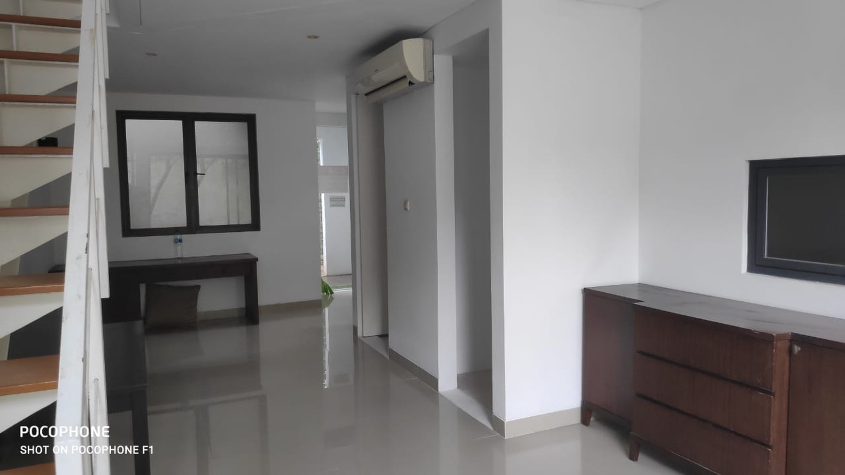 Rumah Bagus Siap Huni di Perum Ozone Residence, Veteran Bintaro, Jakarta Selatan 
