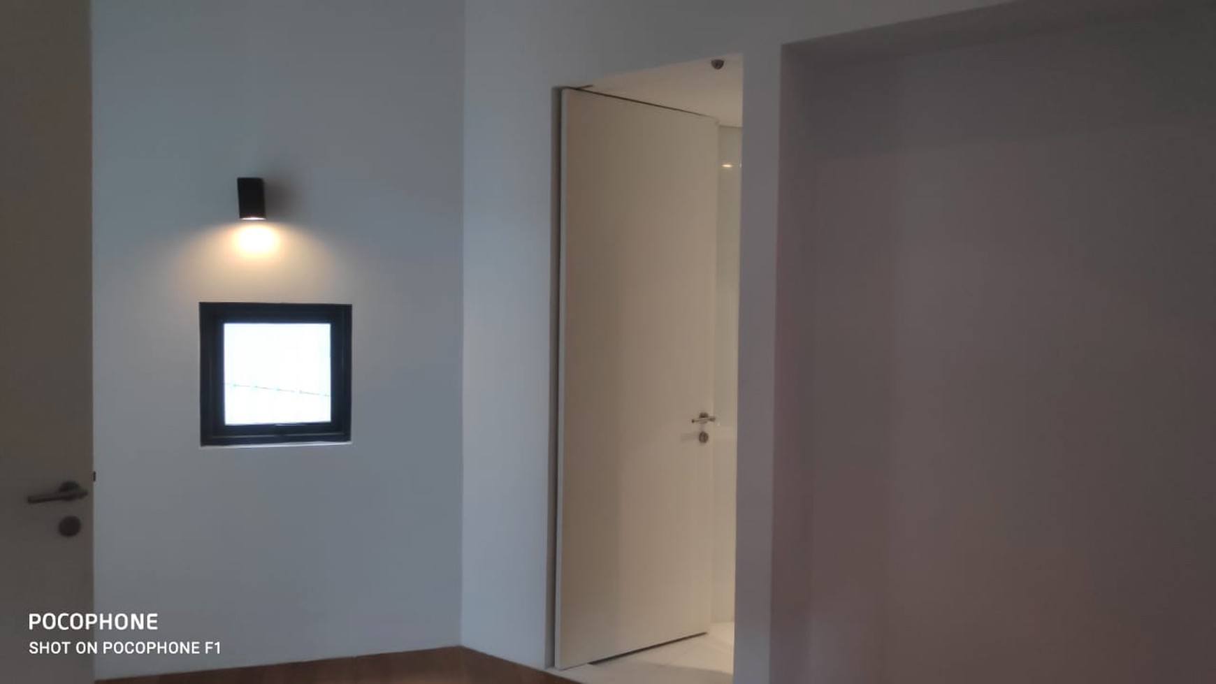 Rumah Bagus Siap Huni di Perum Ozone Residence, Veteran Bintaro, Jakarta Selatan 