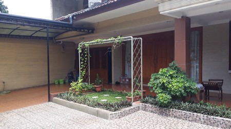 Rumah Asri Jl. Amil Pejaten Barat Depan jalan lebar 2 mobil