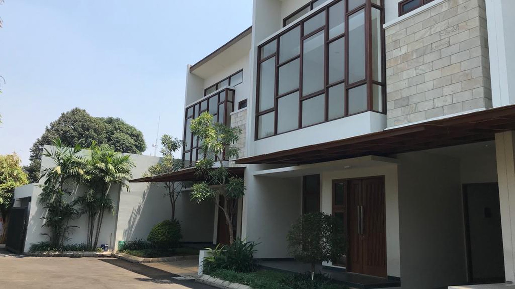 Brand New Townhouse 2 Lantai Semifurnish di Lenteng Agung Jakarta Selatan