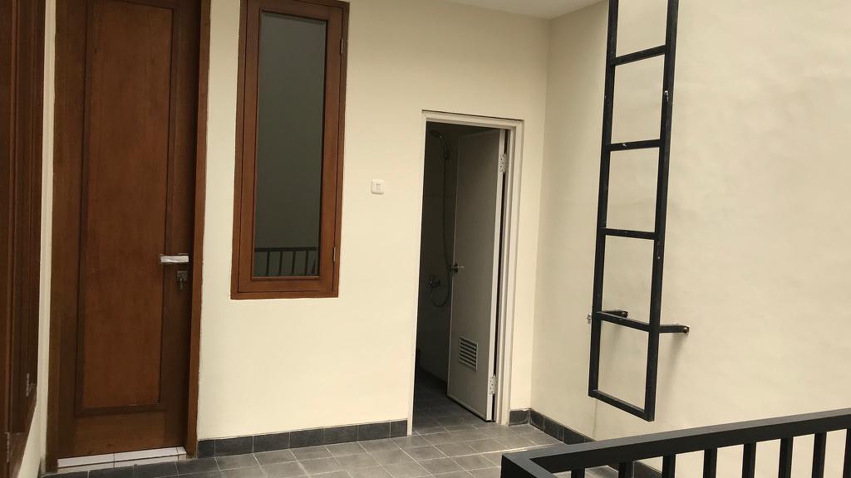 Brand New Townhouse 2 Lantai Semifurnish di Lenteng Agung Jakarta Selatan