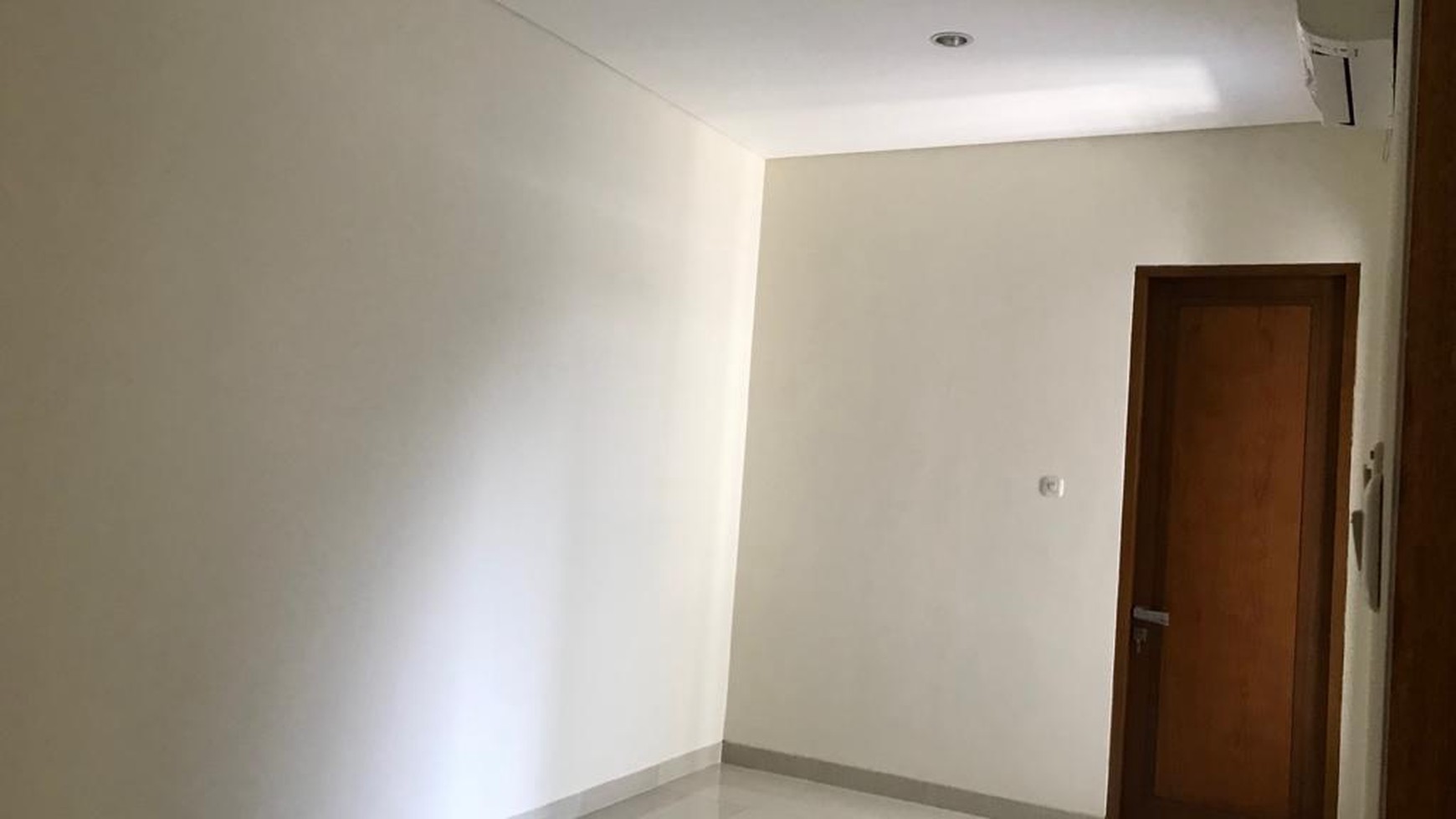 Brand New Townhouse 2 Lantai Semifurnish di Lenteng Agung Jakarta Selatan