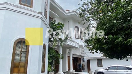 Rumah mewah furnish lingkungan elit kemang bebas banjir