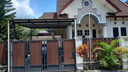 Rumah Tinggal Hook di Perumahan Dekat Kampus UII Jl. Kaliurang
