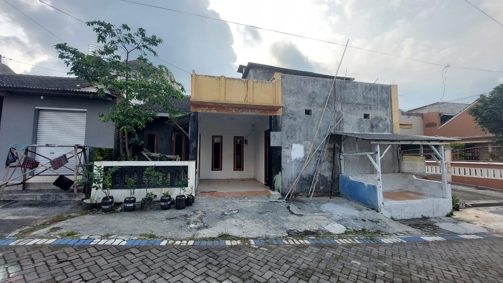 Dijual Rumah di Perumahan Puri Indah Beji Kota Batu, Malang