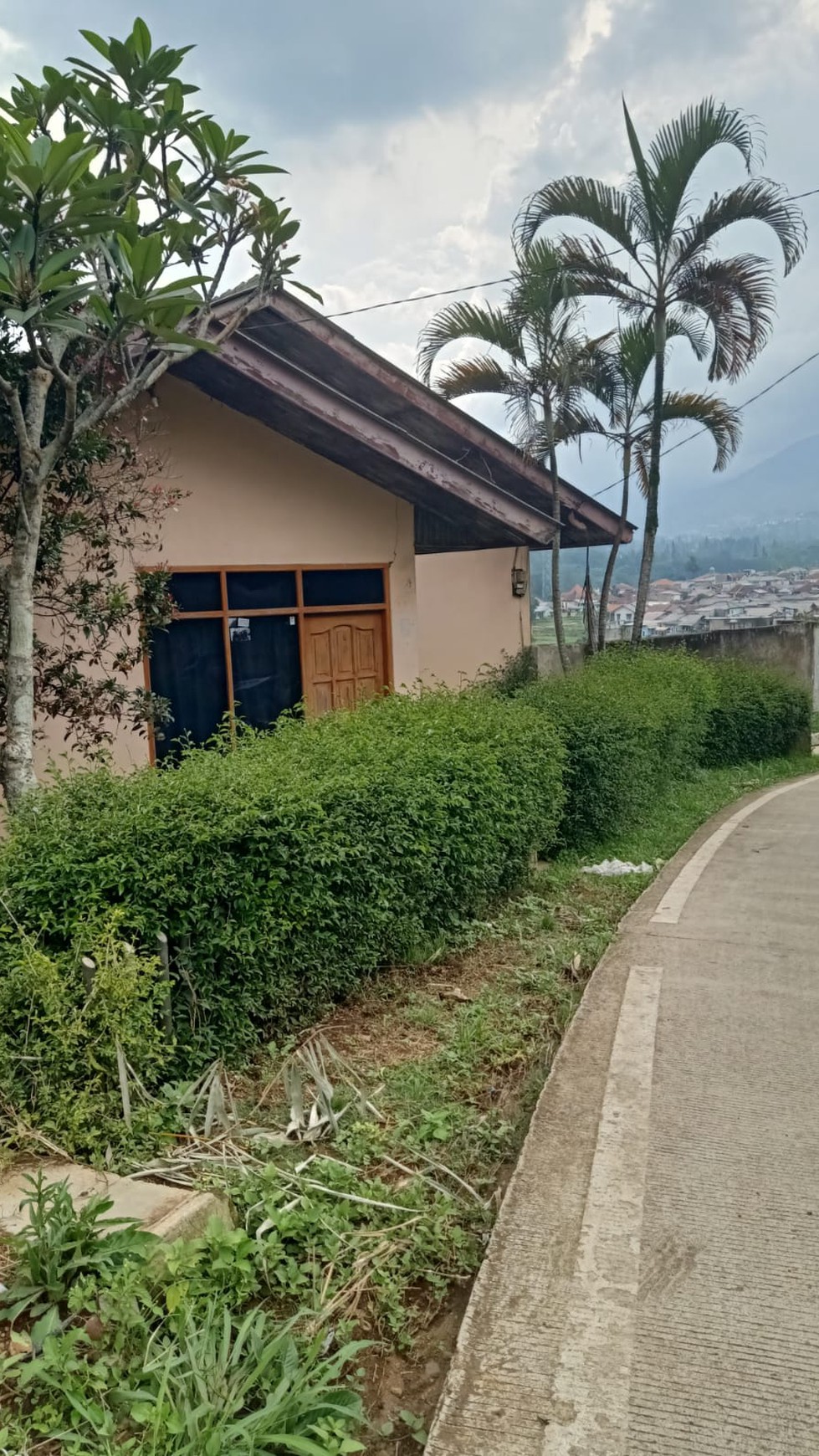 DIJUAL -  Villa dan Kebun dengan view menakjubkan