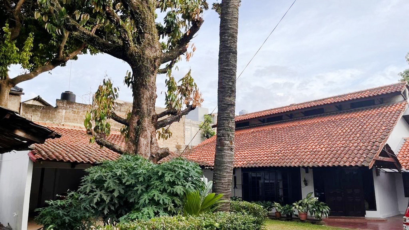 Rumah Bagus Lokasi Pinggir Jalan Sandratex Remoa Tangerang Selatan