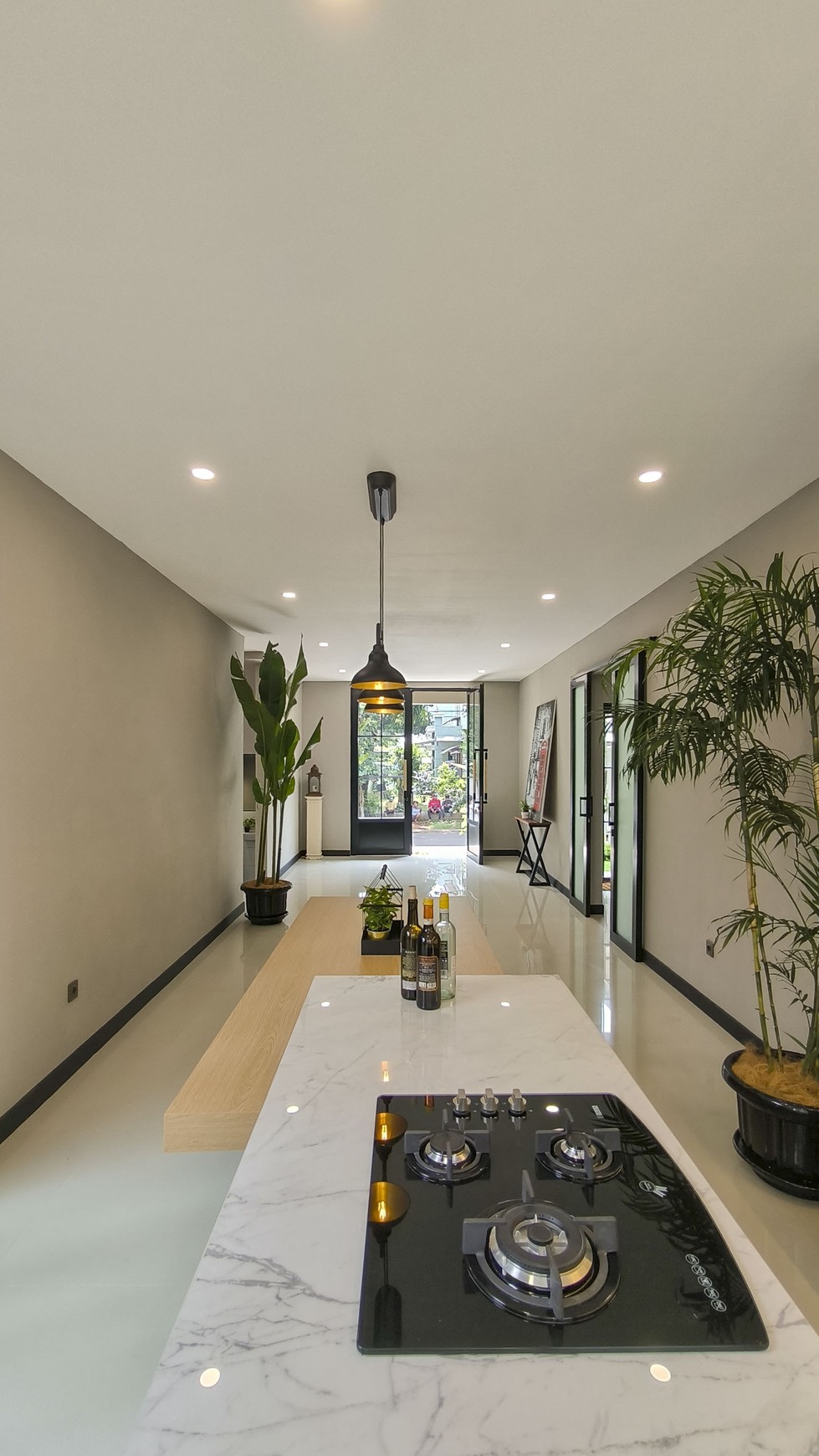 Rumah Dengan Design Modern Di Cluster Versailles BSD Tangerang Selatan