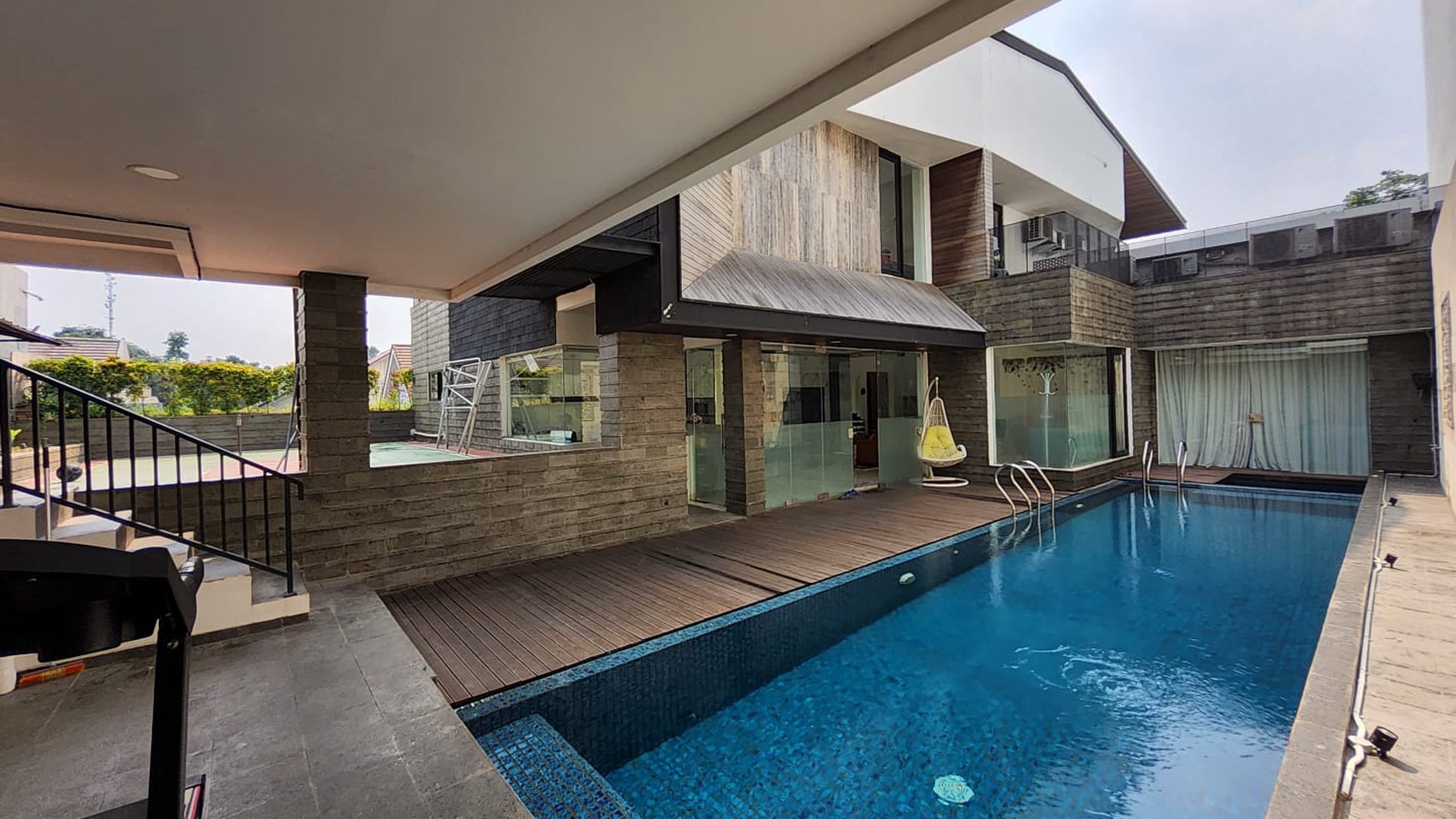 Dijual SEGERA Rumah Bagus Dengan Pool di Grand Matoa, Jl H Aselih, Jagakarsa, Jakarta Selatan