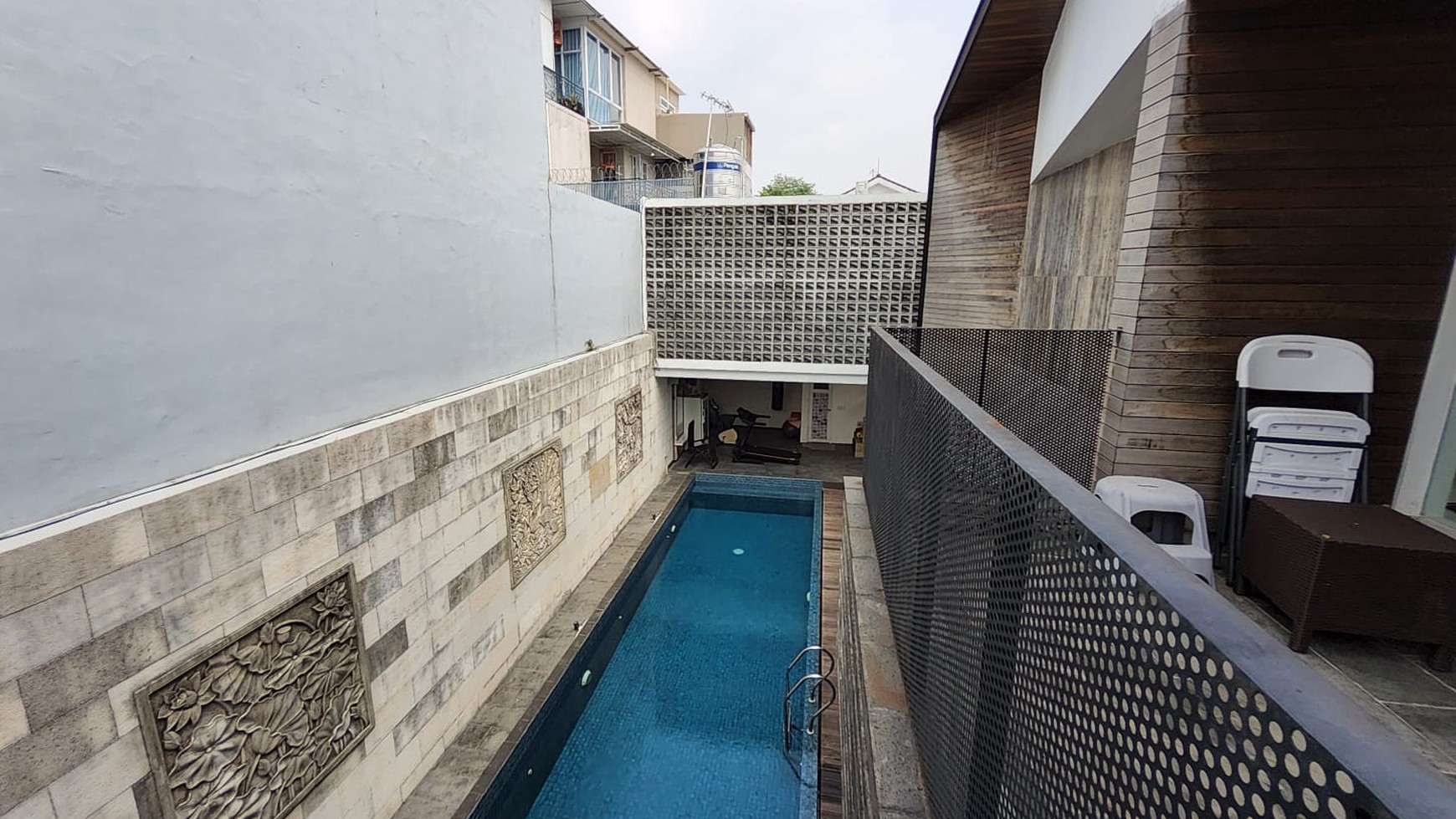 Dijual SEGERA Rumah Bagus Dengan Pool di Grand Matoa, Jl H Aselih, Jagakarsa, Jakarta Selatan