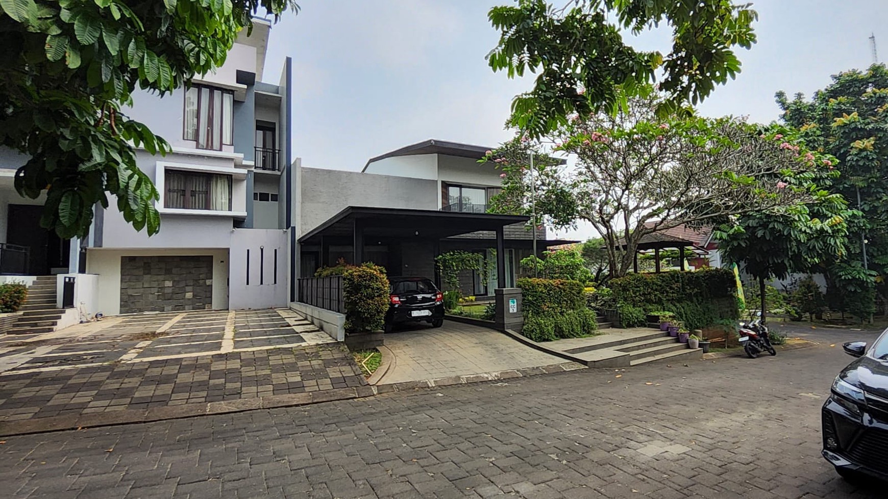 Dijual SEGERA Rumah Bagus Dengan Pool di Grand Matoa, Jl H Aselih, Jagakarsa, Jakarta Selatan