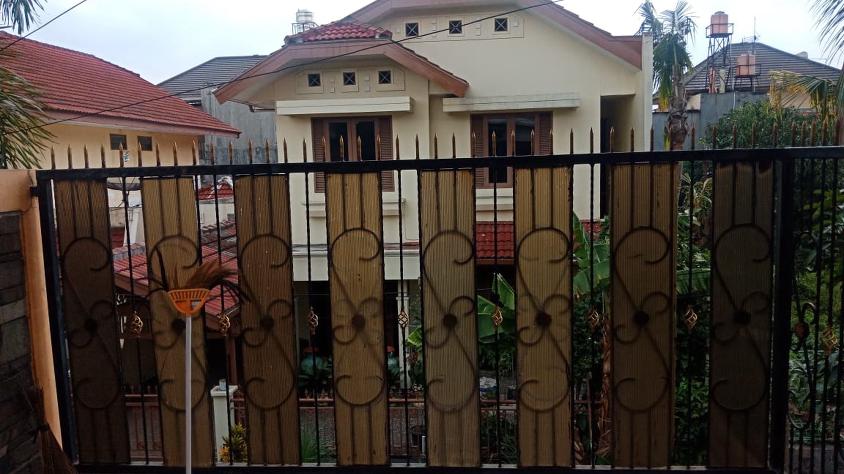 Rumah 2 lantai , dekat Griya Buah Batu