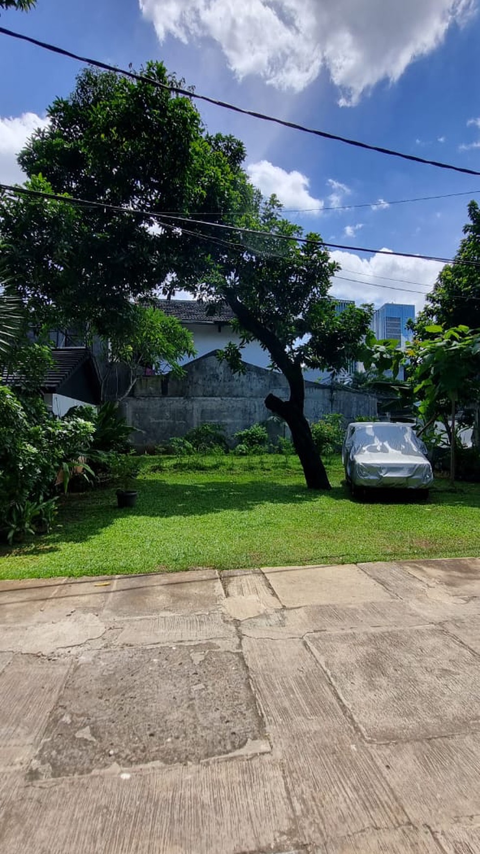 Rumah Siap Huni dengan Halaman Luas dan Hunian Nyaman @Cilandak