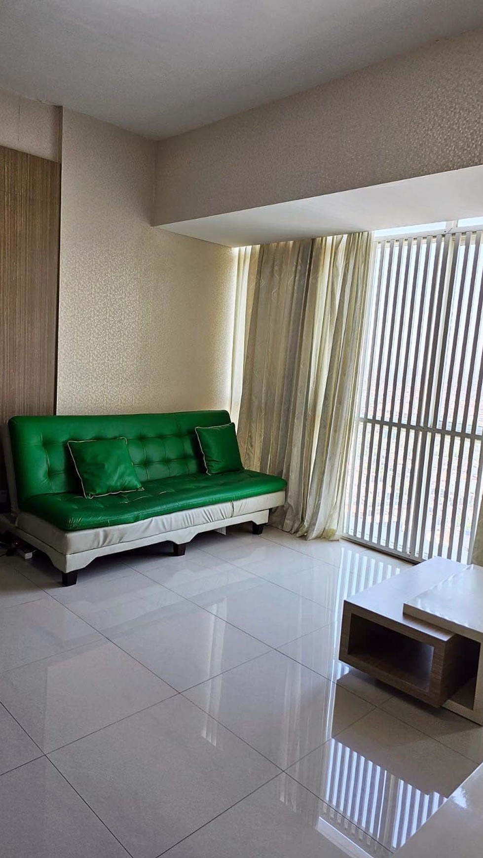 Apartemen Marvell City Surabaya Timur, 3 BR, Hook/Pojokan, Full Furnished, JUAL RUGI !!!