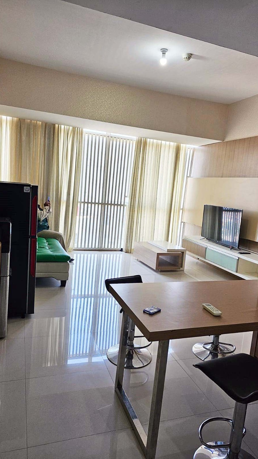 Apartemen Marvell City Surabaya Timur, 3 BR, Hook/Pojokan, Full Furnished, JUAL RUGI !!!