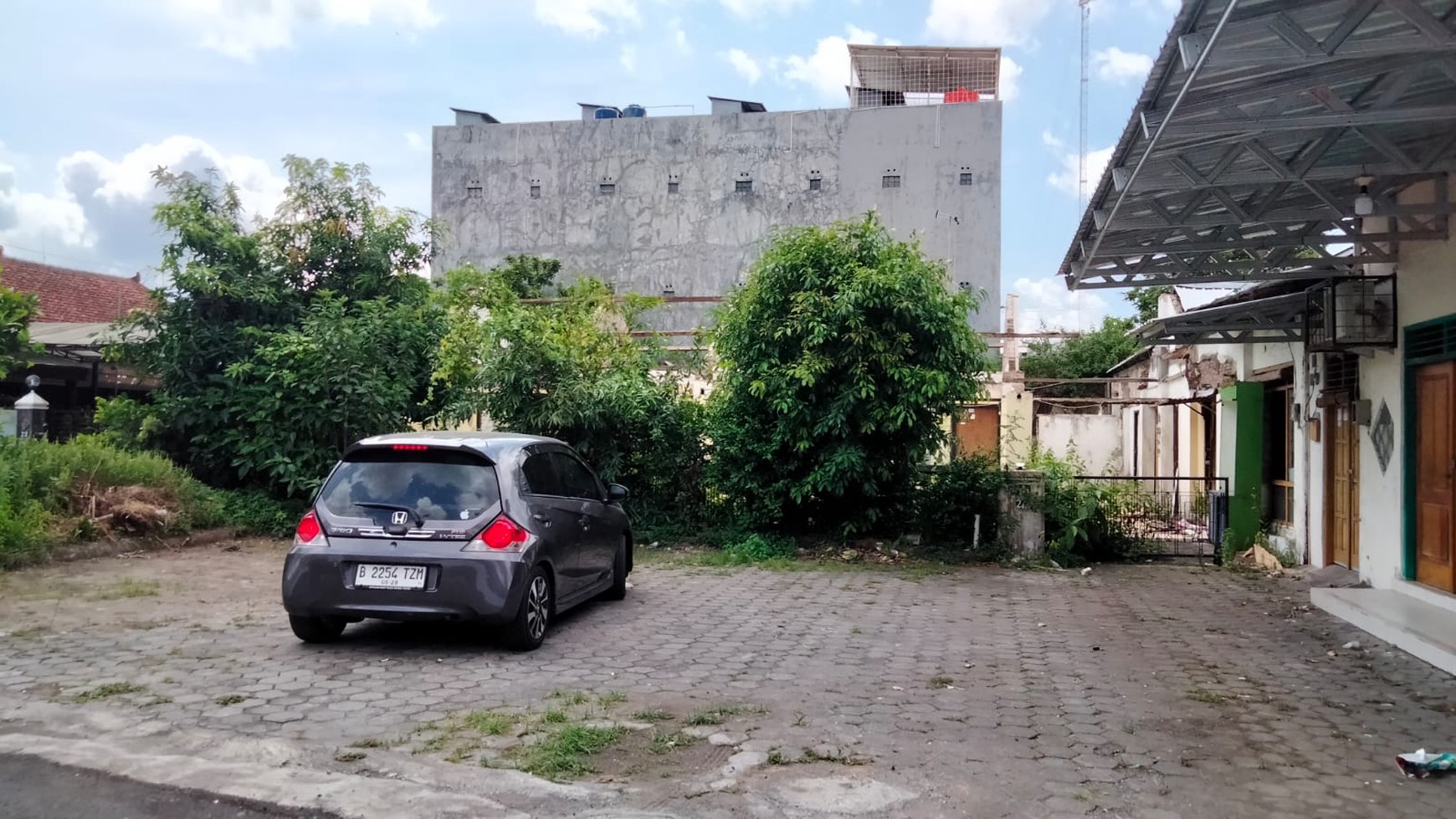 Tanah + Bangunan Rumah Luas 476 Meter Persegi Lokasi Dekat Balai Kota Yogyakarta