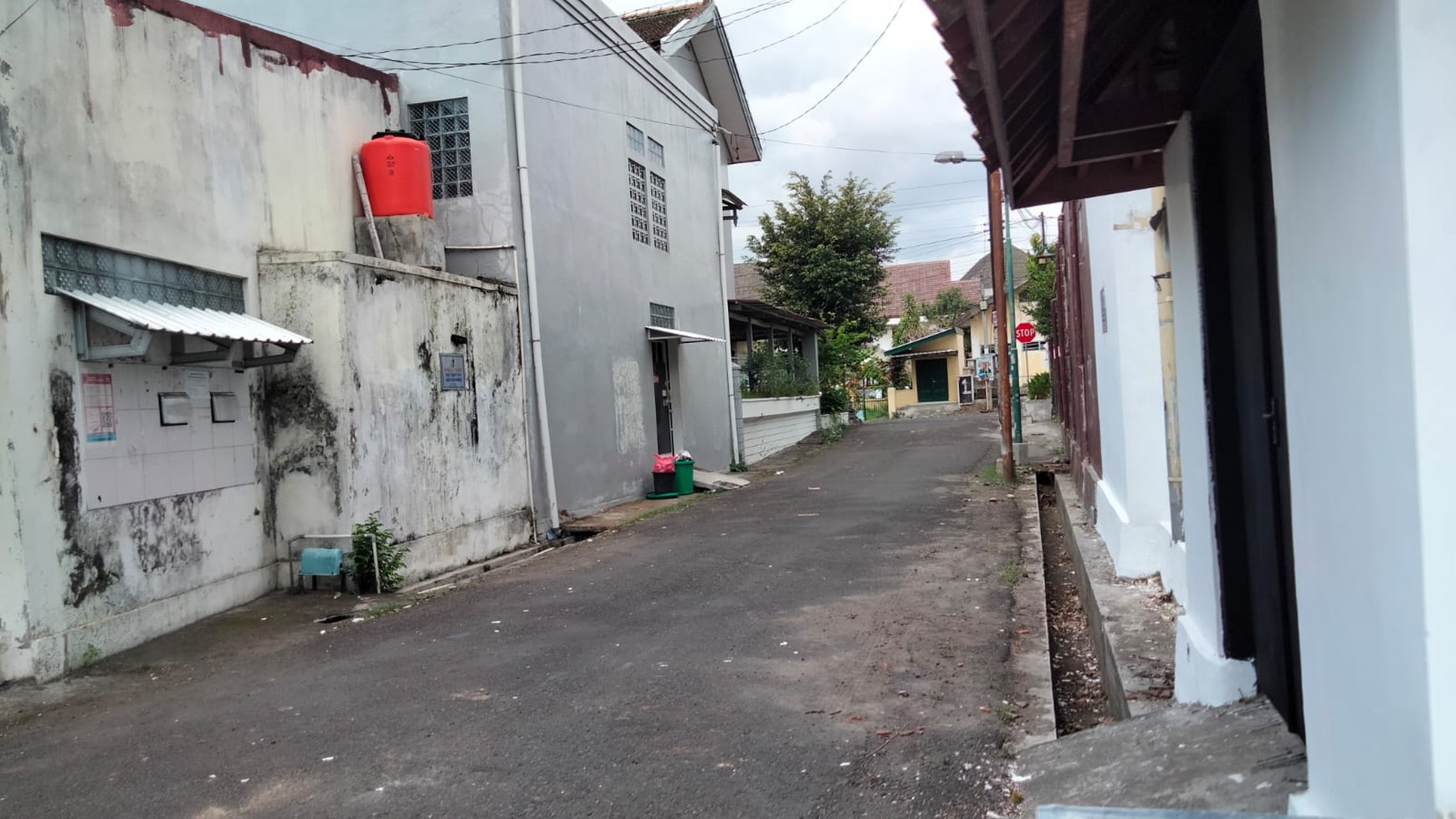 Tanah + Bangunan Rumah Luas 476 Meter Persegi Lokasi Dekat Balai Kota Yogyakarta