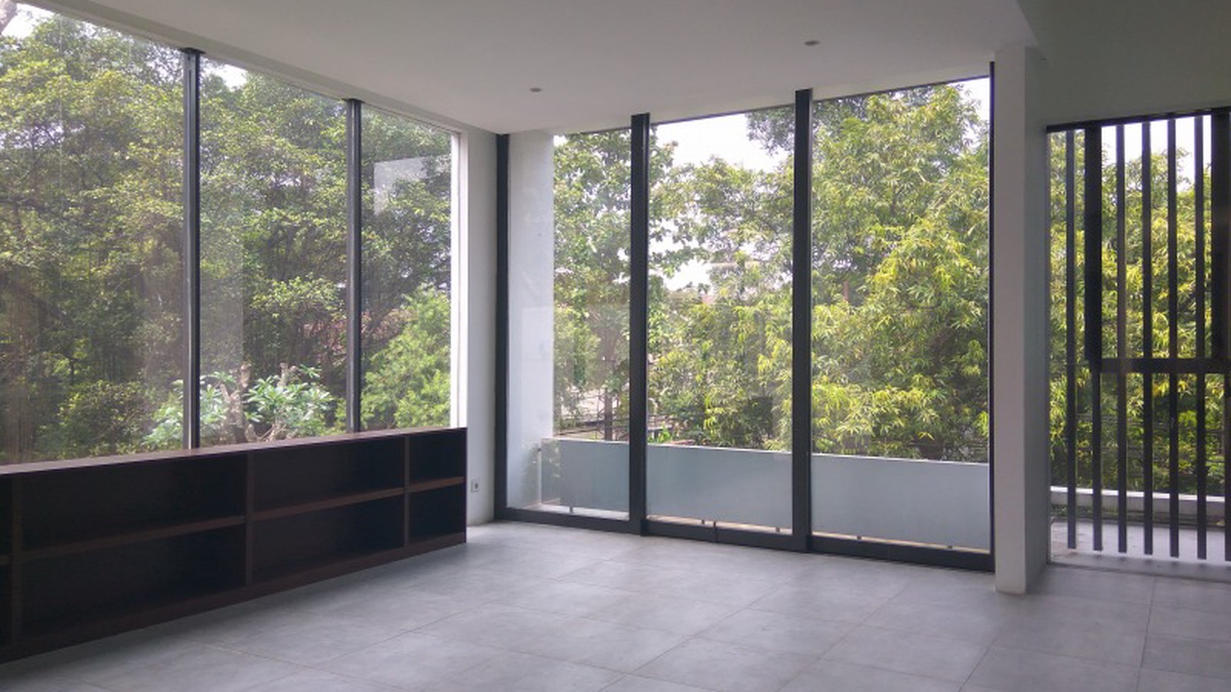  Bright, Modern and Quite House in Kebayoran Baru area " The price can be negotiable"