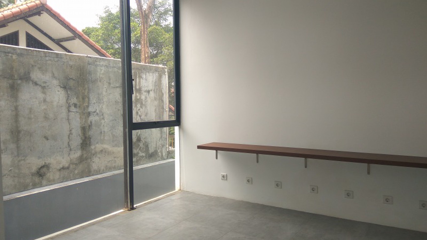  Bright, Modern and Quite House in Kebayoran Baru area " The price can be negotiable"