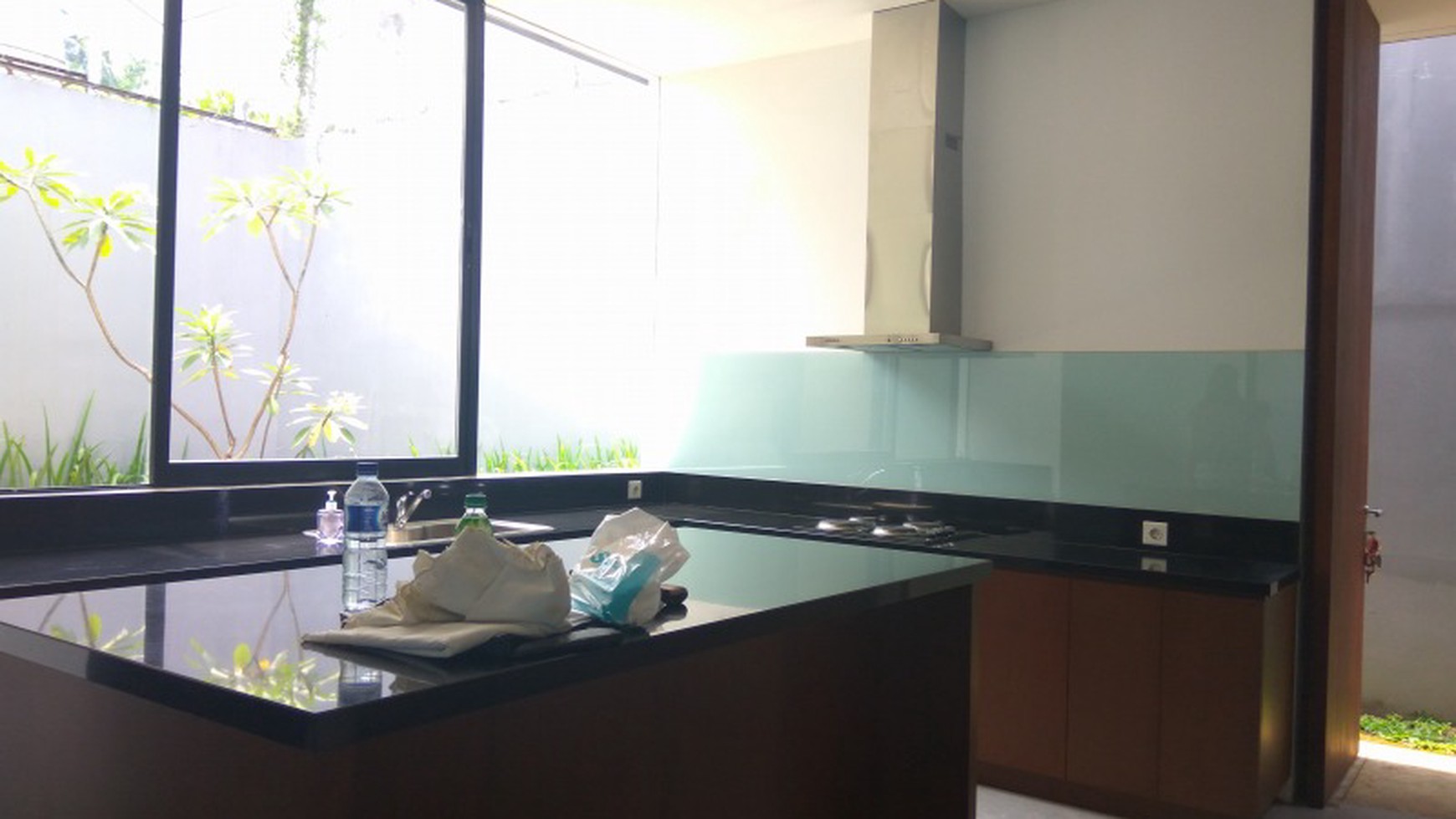  Bright, Modern and Quite House in Kebayoran Baru area " The price can be negotiable"