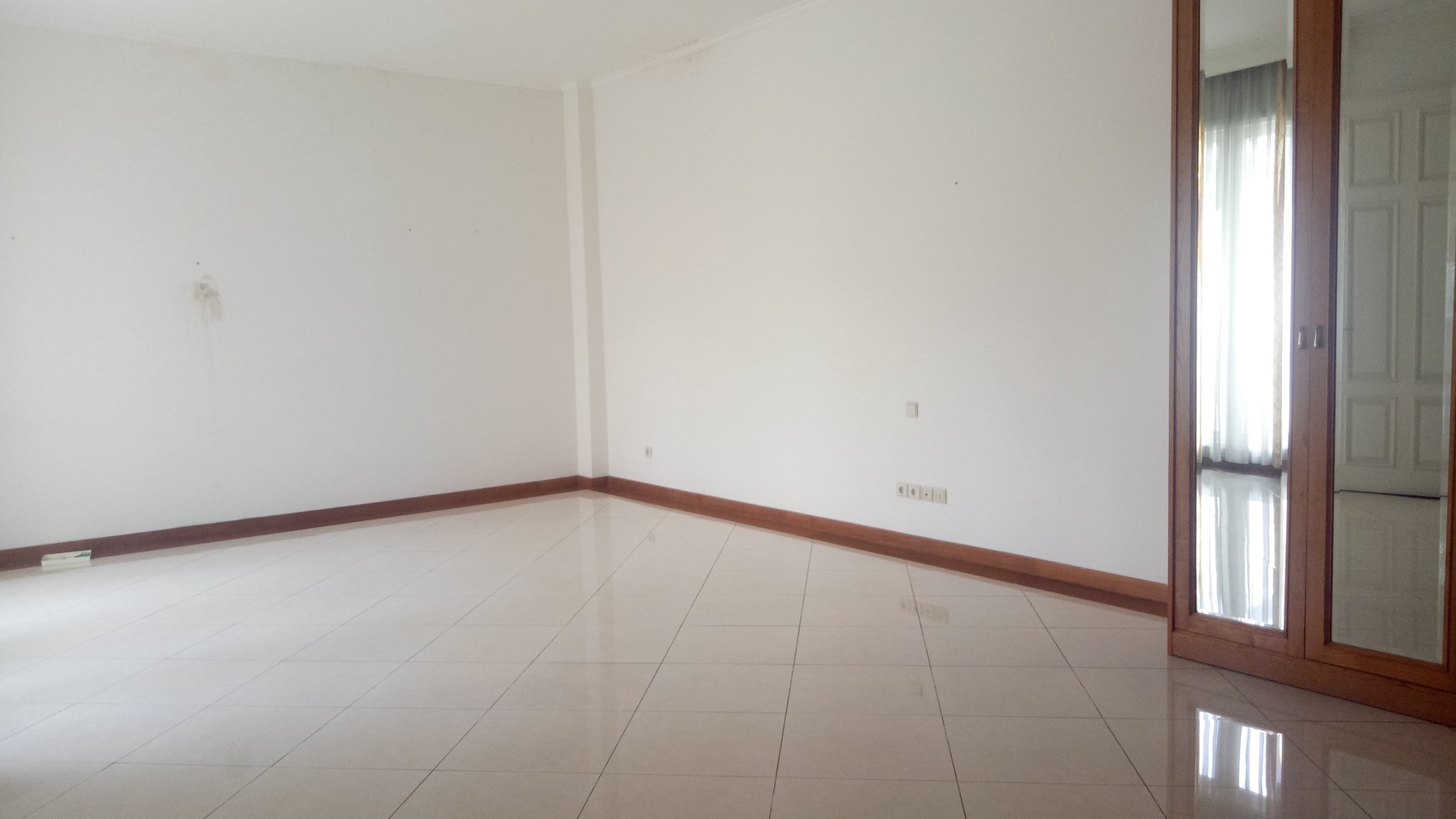 Luxury house in Senopati area ready for Rent