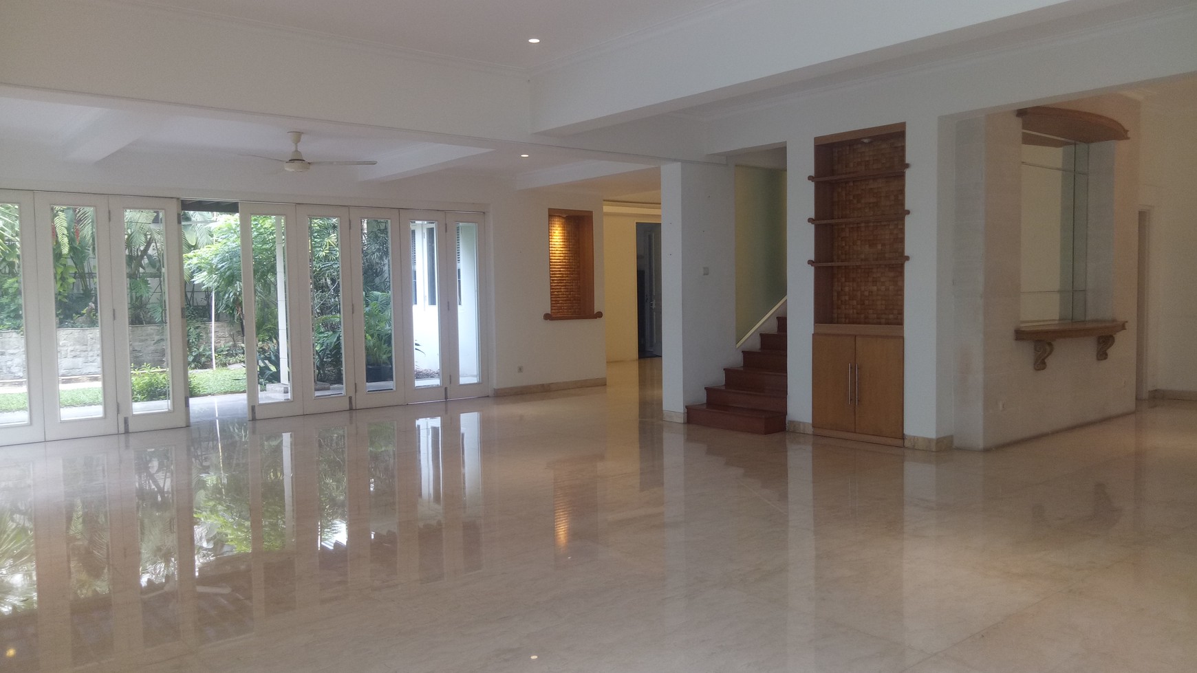 Luxury house in Senopati area ready for Rent