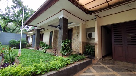 House for rent in strategic and quiet area in Kebayoran Baru