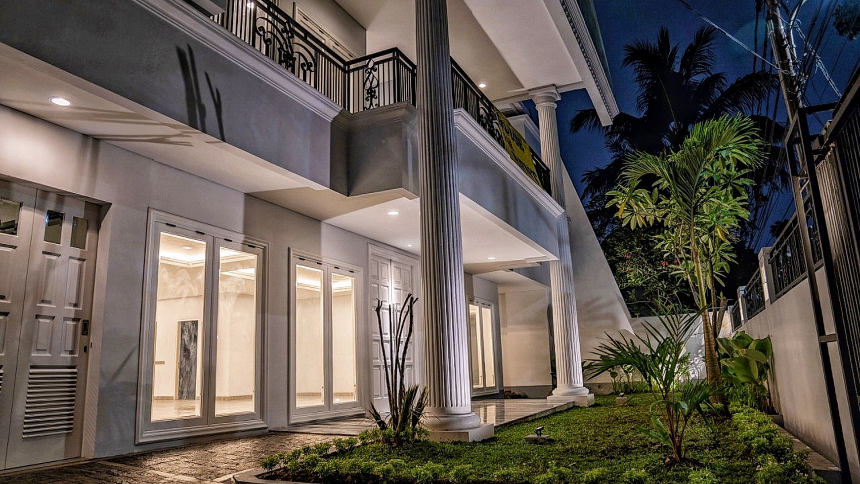 Luxury house ready for rent at Senayan area