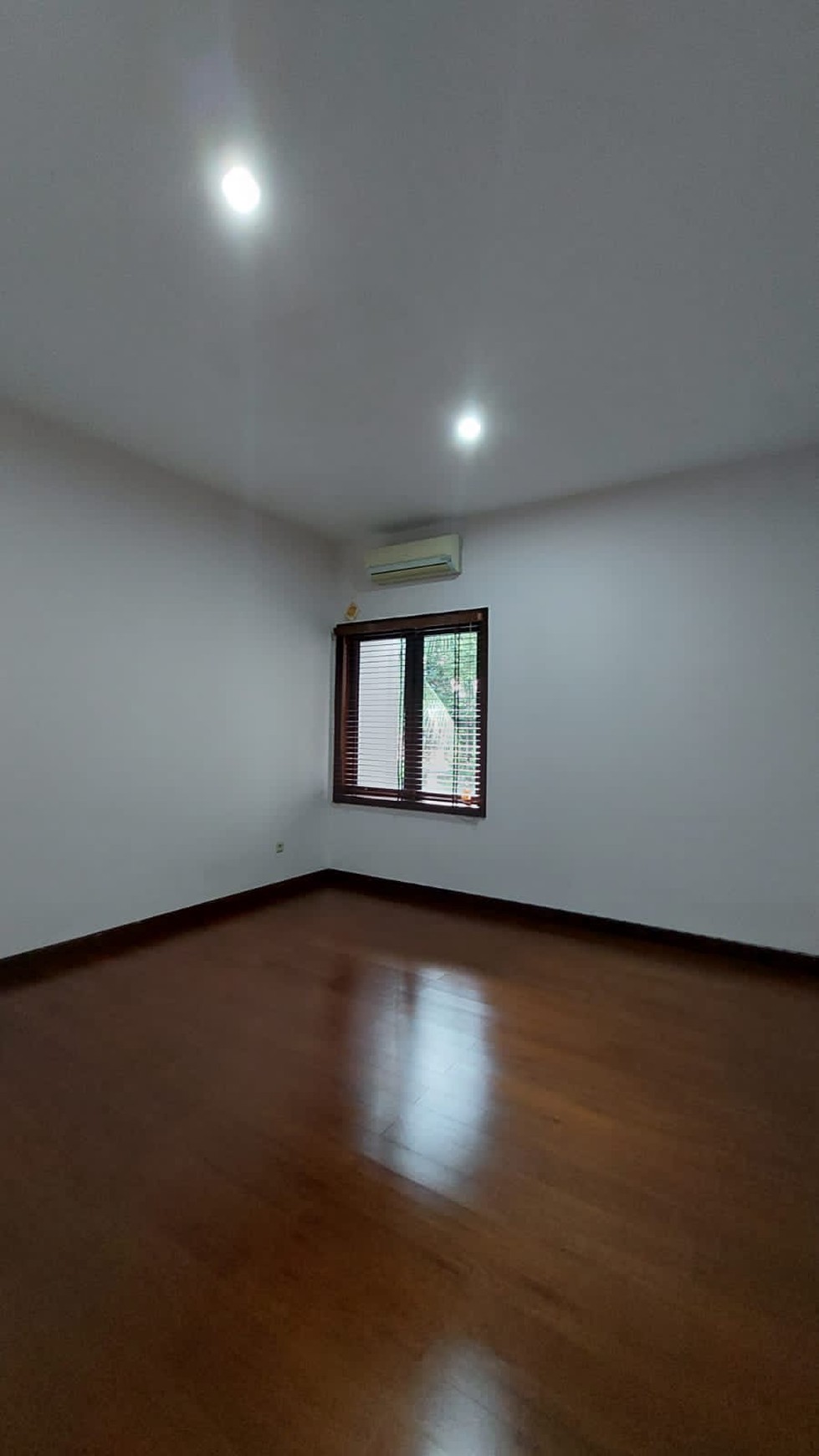 Luxury house in Senopati area suitable for office