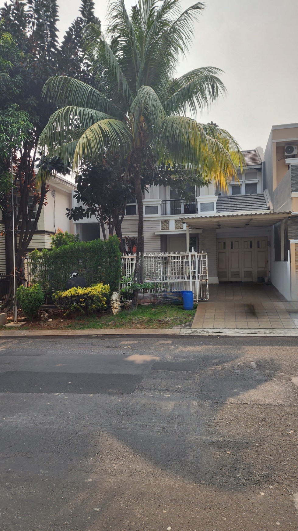 Rumah di Kota Wisata per tahun posisi boulevard