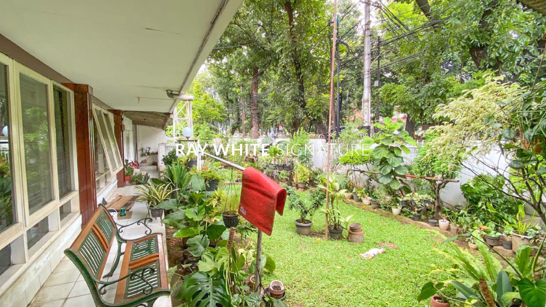 RUMAH ZONA KOMERSIL PINGGIR JALAN RAYA COCOK UNTUK USAHA DI WIJAYA KEBAYORAN BARU JAKARTA SELATAN