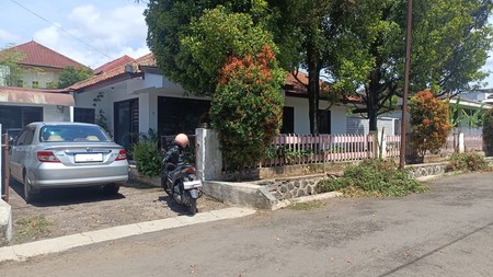 Rumah Klasik di Perumahan Cendrawasih, Cibeureum, Bandung