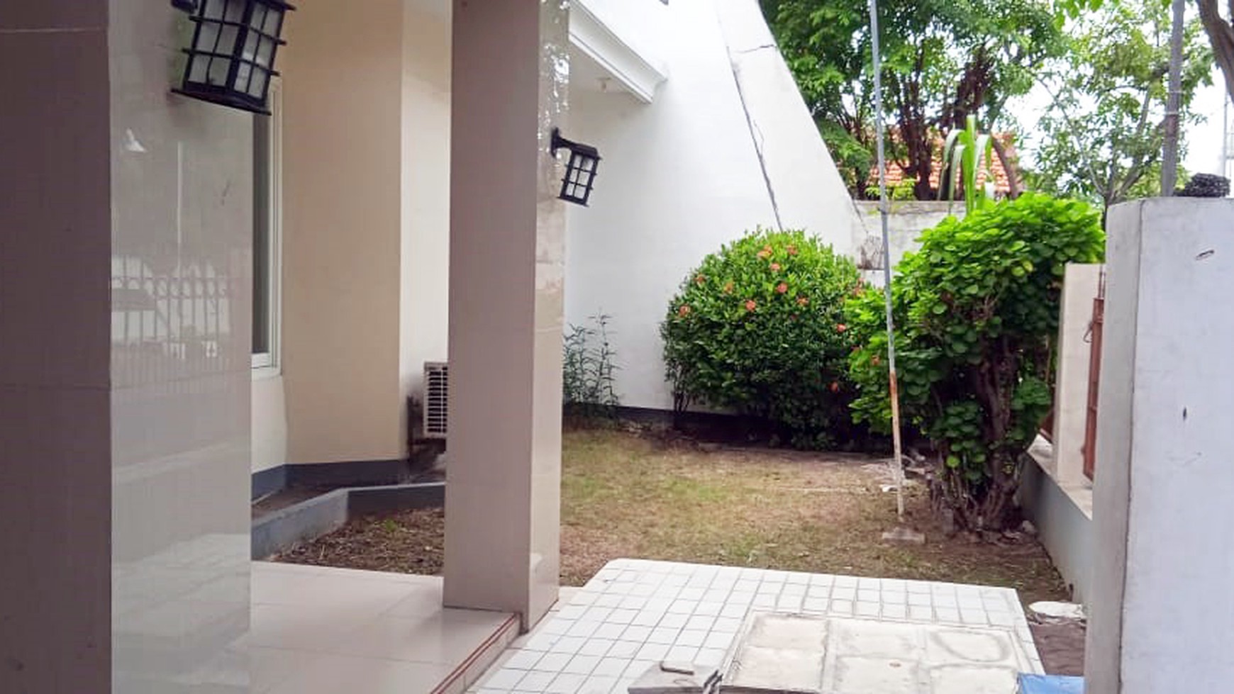 Rumah di Kutisari Indah Utara Surabaya Selatan, Bagus + Terawat, Layak Huni