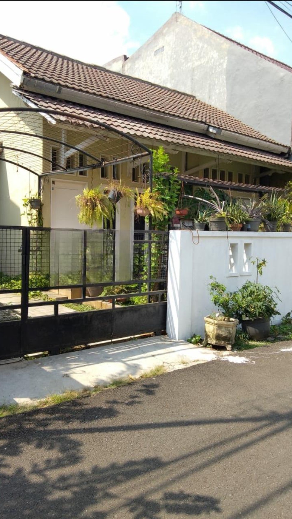 Dijual Rumah Asri Sejuk di Duren Sawit Jakarta Timur