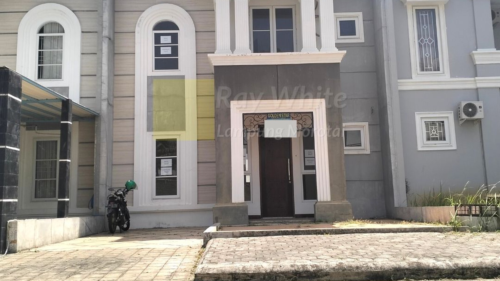 Rumah sewa Elegan 2 lantai lokasi teluk bandar lampung