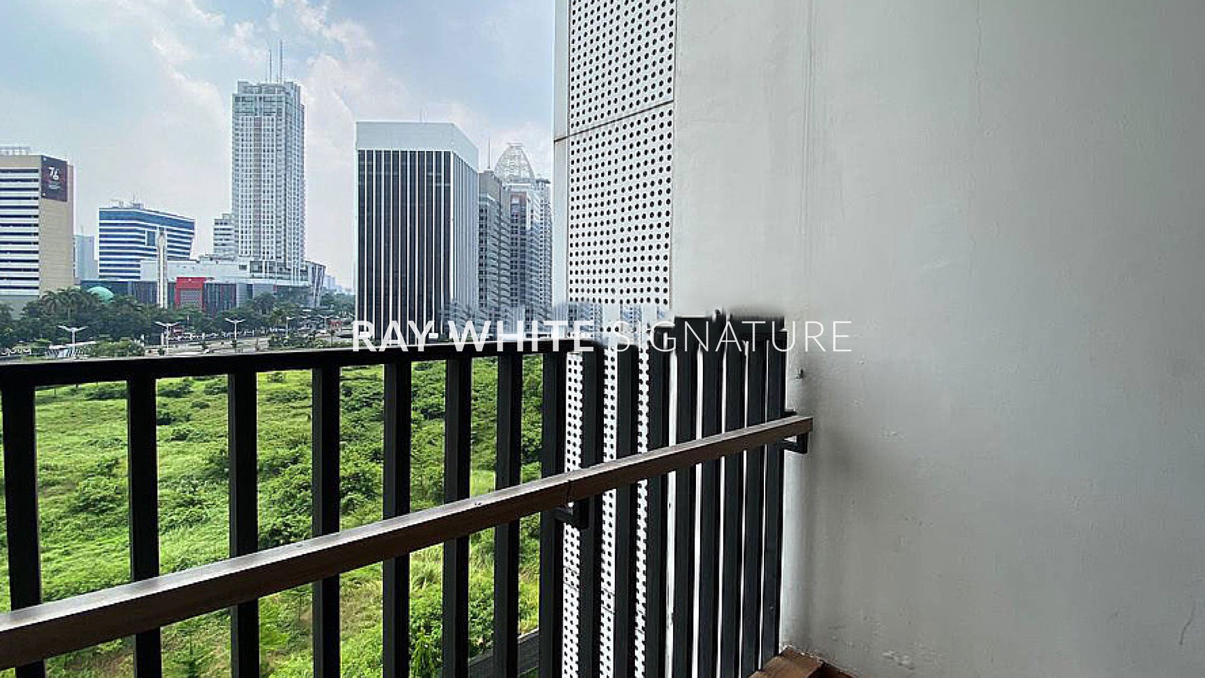 Dijual Apartemen 2 lantai di Senopati Suite 2