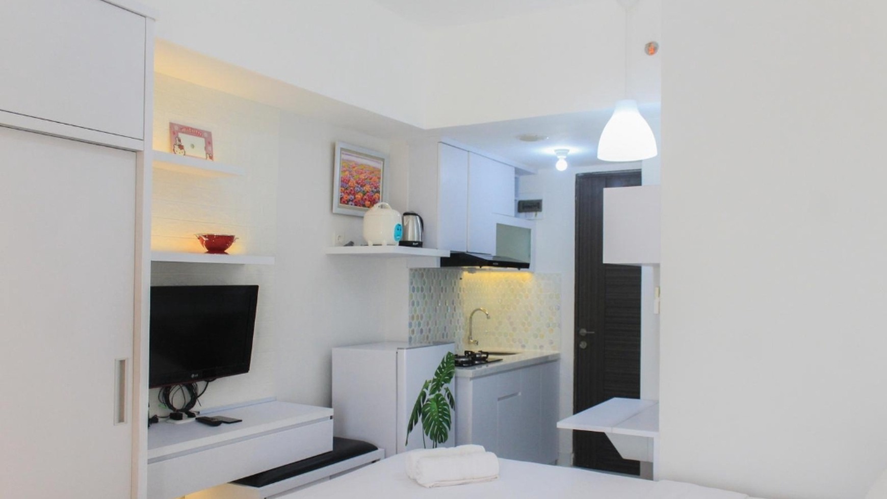Apartment Fresh and Clean Studio Amazana Serpong