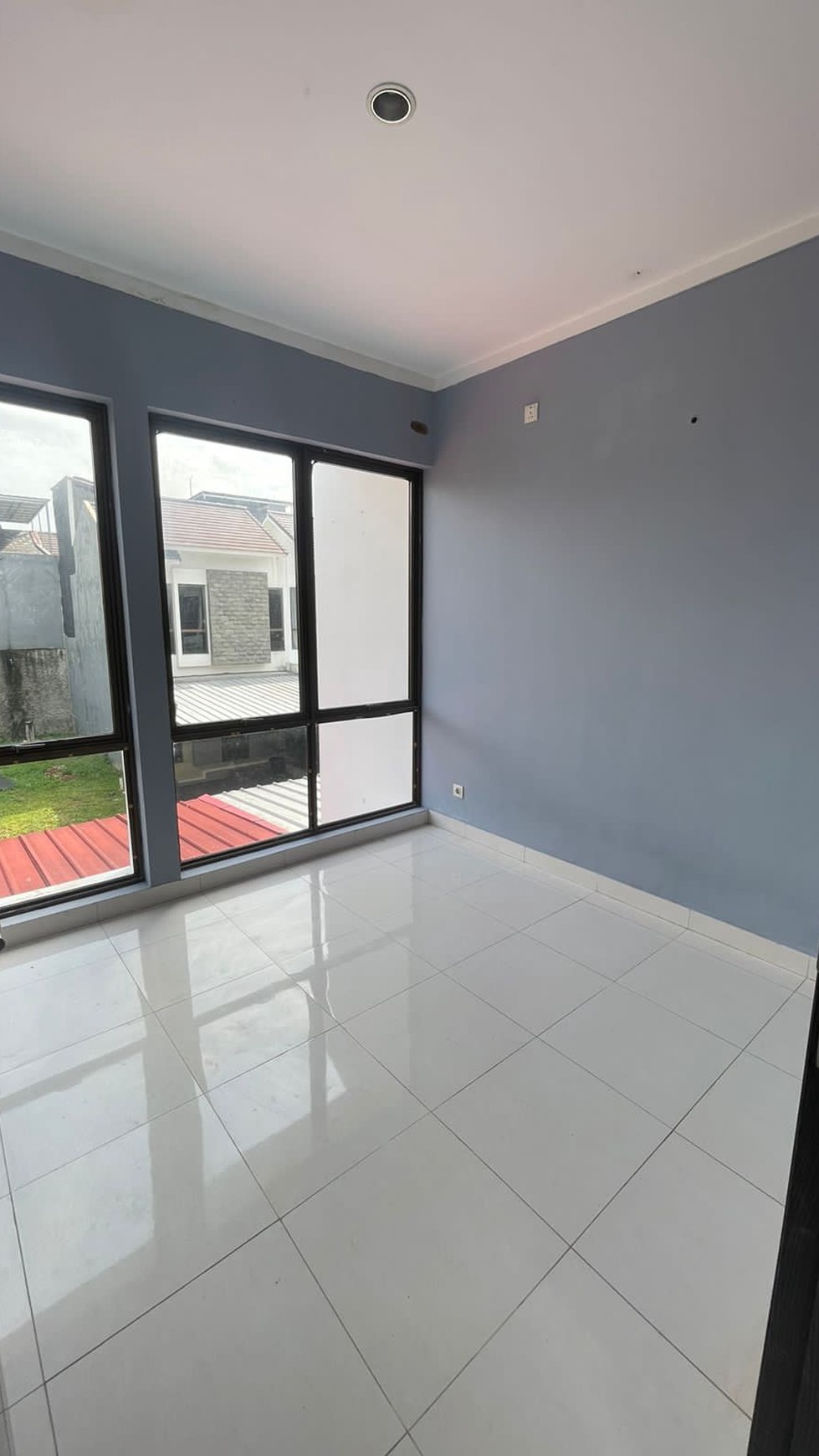 Rumah Bagus Di Viola Residence Graha Raya Bintaro Jaya