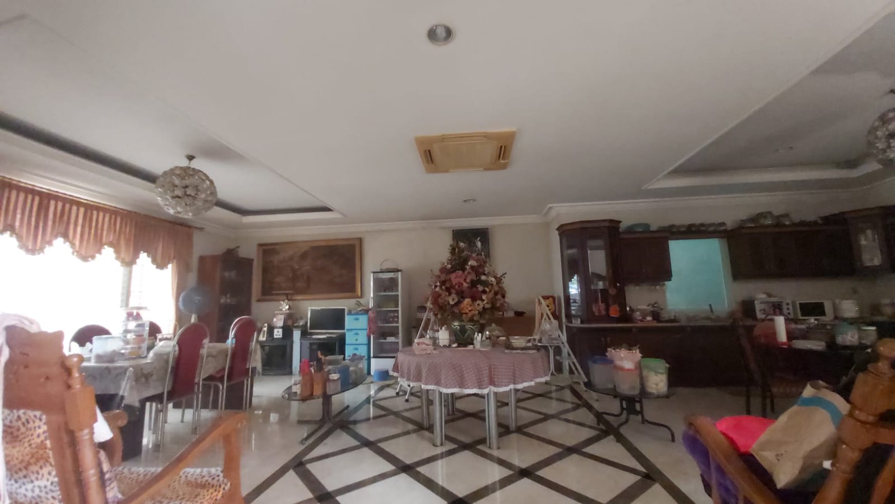 Rumah dijual layak huni dan tenang, di Jl. Denpasar I, Mega Kuningan.