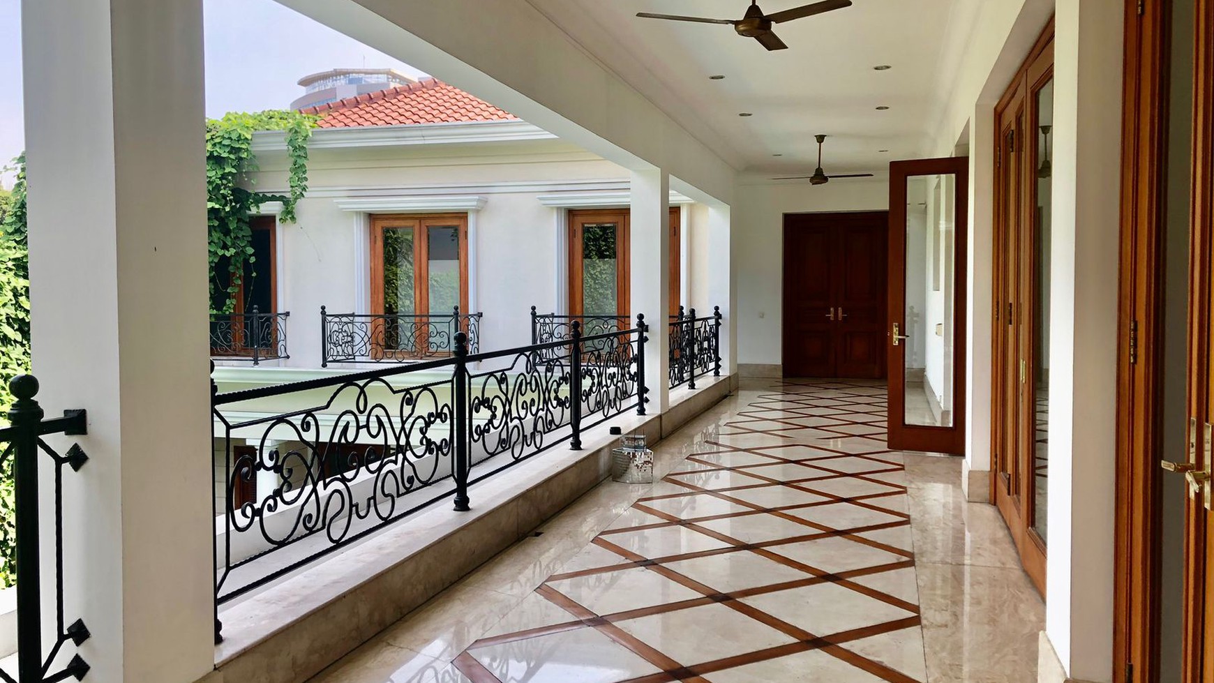 Rumah Mewah Lokasi Strategis di Daerah SCBD dan Widia Chandra